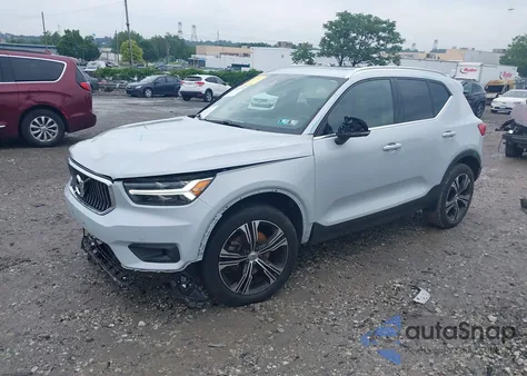 2021 Volvo Xc40 T5 Inscription z USA, uszkodzony, nr VIN YV4162UL6M2476490